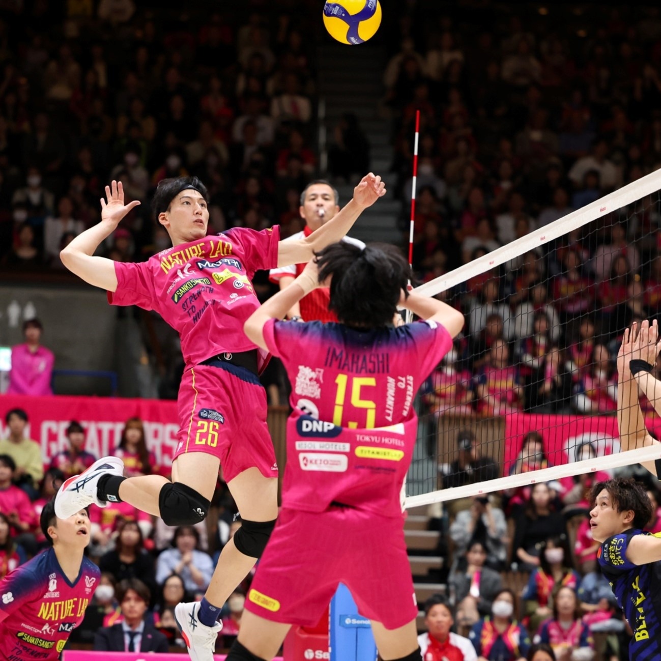 2017 赛季：道奇队新秀贝林杰单季击出 39 支本垒打夺取新人王